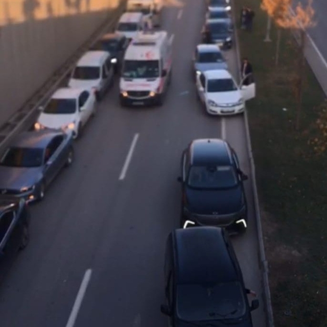 Fermuar sistemiyle ambulansa yol açtılar