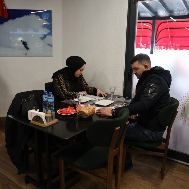 Kartepe'de yeni evli çiftlere ilk yıl jesti