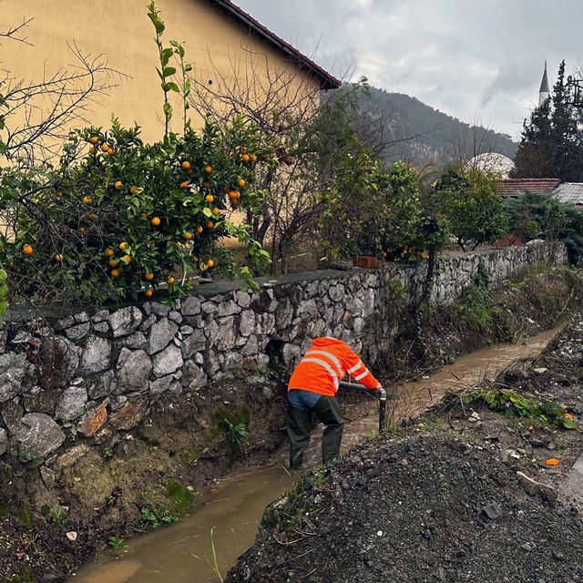 MUSKİ ekipleri 24 saat yağmur mesaisinde