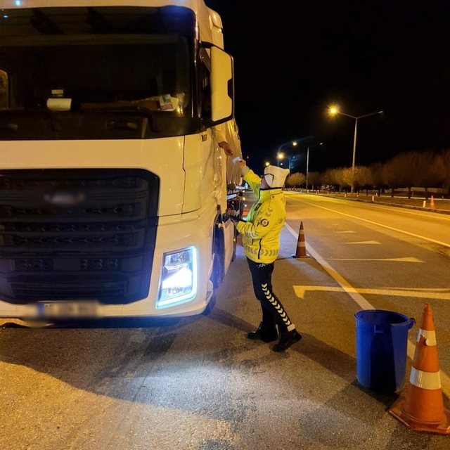 Burdur'da yük taşıyan araçlara yönelik denetim