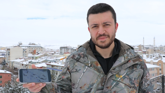 Eksi 20 derecede sürü halinde suya girdiler
Sibirya soğuklarının yaşandığı Sivas'ta doğa fotoğrafçısının objektifine girenler vahşi yaşam belgesellerini aratmadı