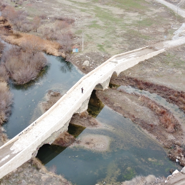 Tuzla köprüsü, Selçuklu'dan günümüze hizmet vermeye devam ediyor