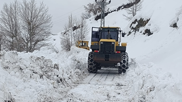 Çelikhan'da köy yolları ulaşıma açıldı