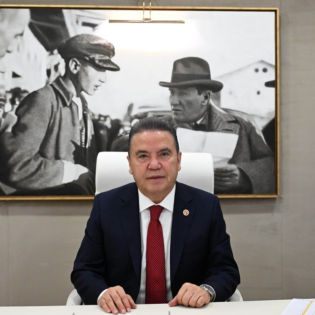 Muhittin Böcek, Ali Mahir Başarır'a hediye edeceğini söyleyip daire istemiş