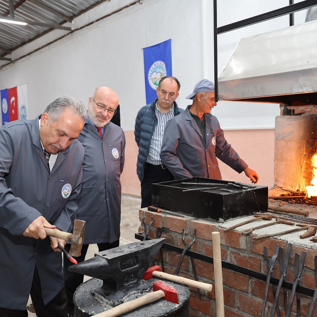 Talas'ta gelenek geleceğe usta ellerle taşınıyor