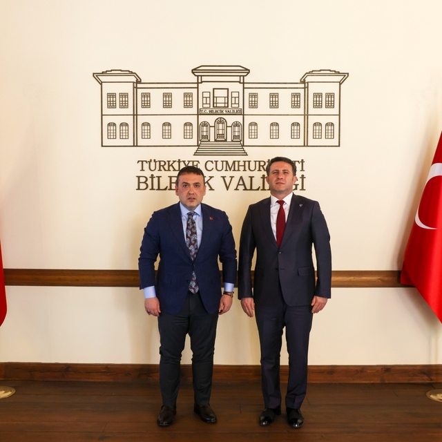 Vali Sözer'den İl Emniyet Müdürü Çağlar'a tebrik