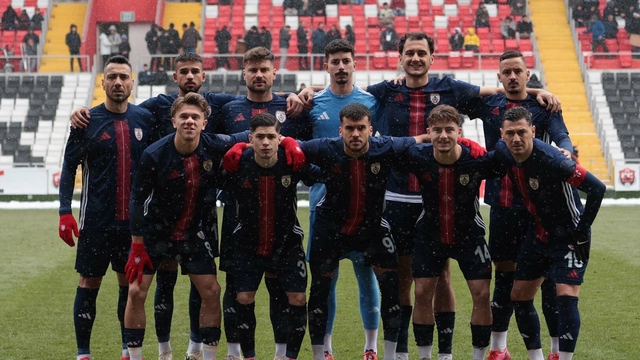 Altınordu sahasında Adana 01 ile rakip