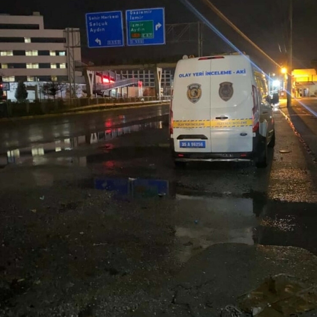Yolun karşısına geçerken otomobilin çarptığı yaya öldü