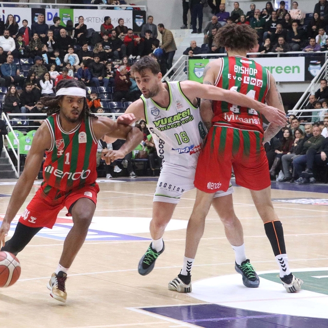 Karşıyaka potada ağır yaralı