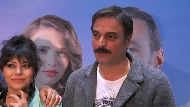 Ufuk Özkan, 15 yıl önce organ nakli bölümünde hastalarla bir araya geldiği görüntüler ortaya çıktı
2011 yılında Antalya'daki ziyareti sonrasında açıklama yapan Ufuk Özkan:
"Nakili teşvik eden dizilerin olmasını önemli buluyorum"