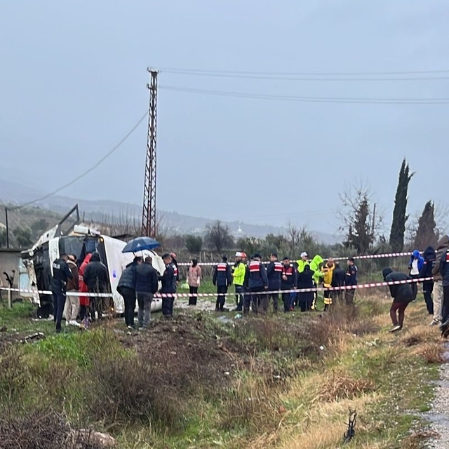 Denizli Valiliği memurları taşıyan servis kazasına ilişkin açıklama yaptı
K...