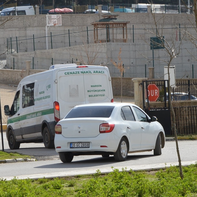 Mardin'de hastane önündeki silahlı kavgada ölen kişi toprağa verildi
