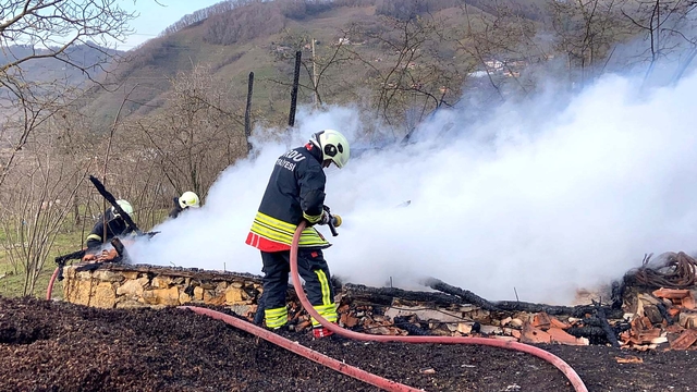 Ünye'de samanlık yandı