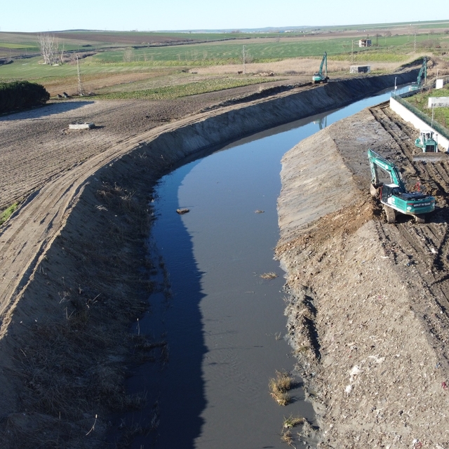 Tekirdağ'da dere ıslahı çalışmaları yapılıyor