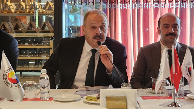 Kapıdağ turizm planı değerlendirme toplantısı gerçekleştirildi
Kapıdağ'da 4 mevsim turizm için yol haritası masaya yatırıldı