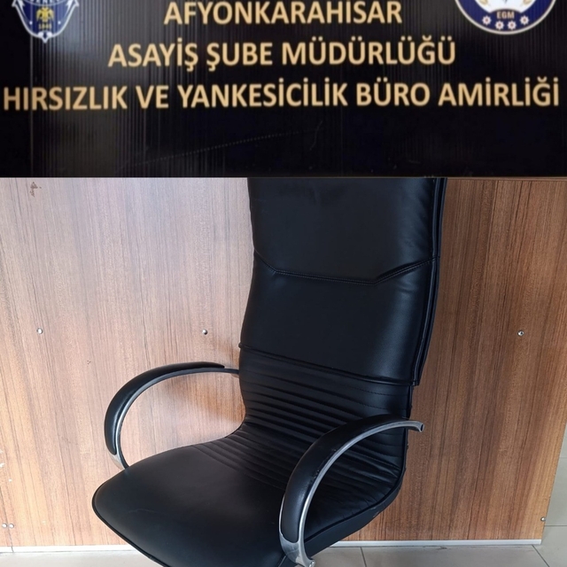 Girdiği iş yerinden koltuk çaldı