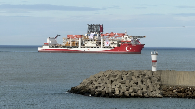 Derin deniz sondaj gemisi 'Yıldırım', Filyos Limanı'na ulaştı