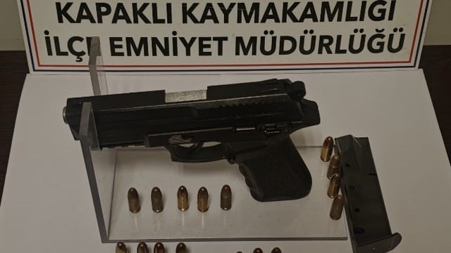 Kapaklı'da 2 ruhsatsız tabanca ele geçti