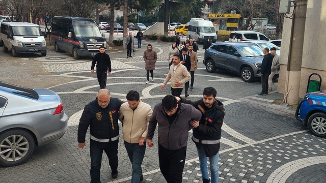 Akşehir'de silah kaçakçılığı operasyonu: 6 tutuklama