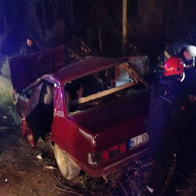 Otomobil, kaza yapan araca çarptı; 5 yaralı