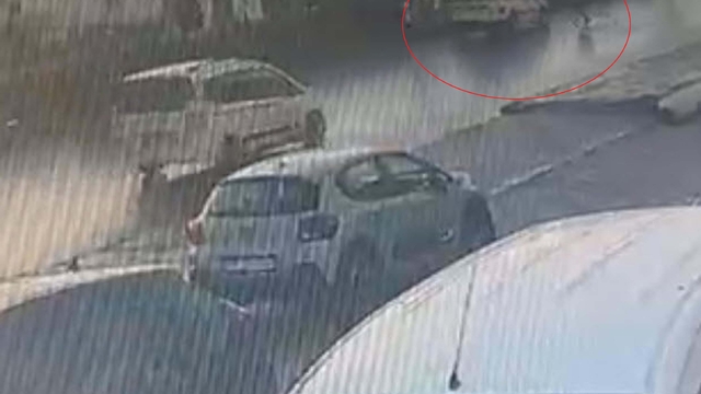 Otomobilin yayaya çarptığı kaza kamerada