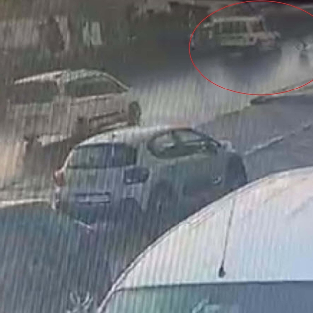 Otomobilin yayaya çarptığı kaza kamerada