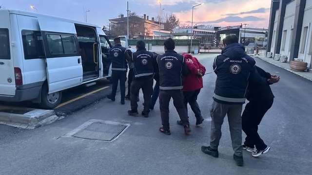 Erzincan'da 19 kaçak göçmen yakalandı, 3 organizatör tutuklandı