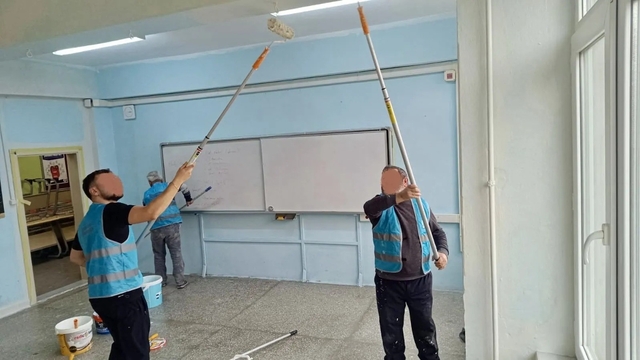 Sinop'ta yükümlülerden okullara bakım ve onarım desteği