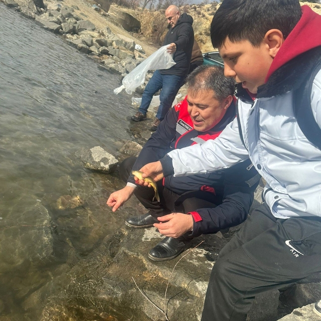 Göl ve göletlerde balıklandırma çalışması