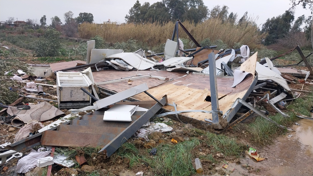 Antalya'da peş peşe hortumlar; seralar yıkıldı, çatılar uçtu (5)