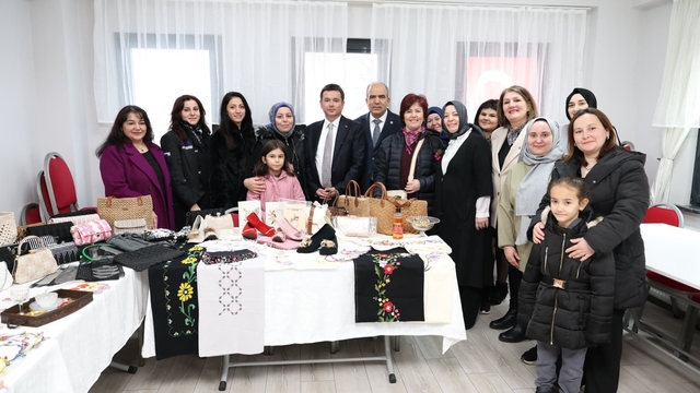 Mahalleli talep etti, Başkan Aydın hemen yerine getirdi
Osmangazi Belediyesi 29'uncu OSMEK Kurs Merkezini açtı