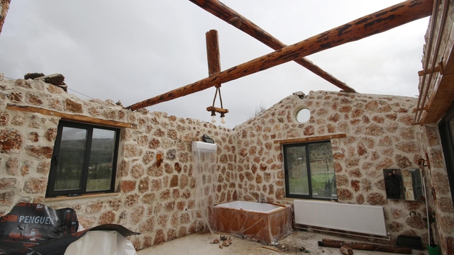 Antalya'da sağanak ve fırtınanın etkili olduğu Kaş ile Manavgat ilçelerinde hasar tespiti yapılıyor