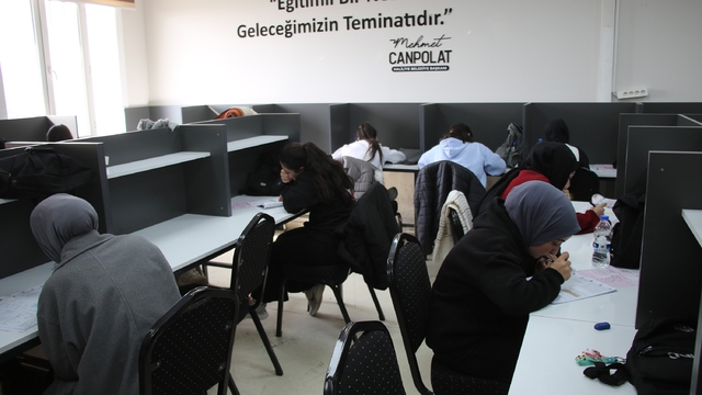 Haliliye'de gençlere destek