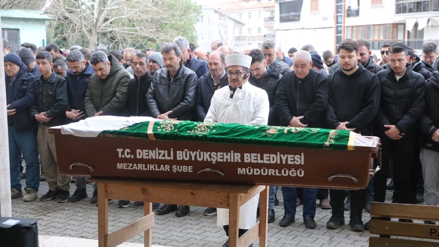 Memurları taşıyan midibüs devrildi: 1 ölü, 25 yaralı (3)