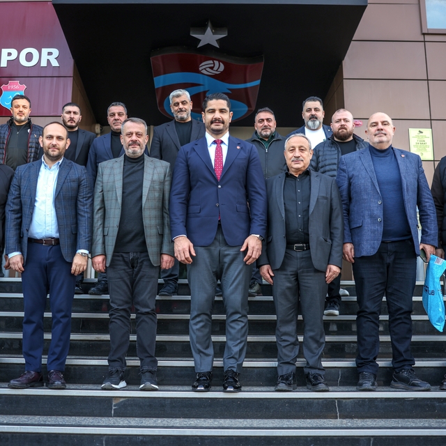 Türkiye Güreş Federasyonu Başkanı Akgül'den Trabzonspor Kulübü'ne ziyaret
