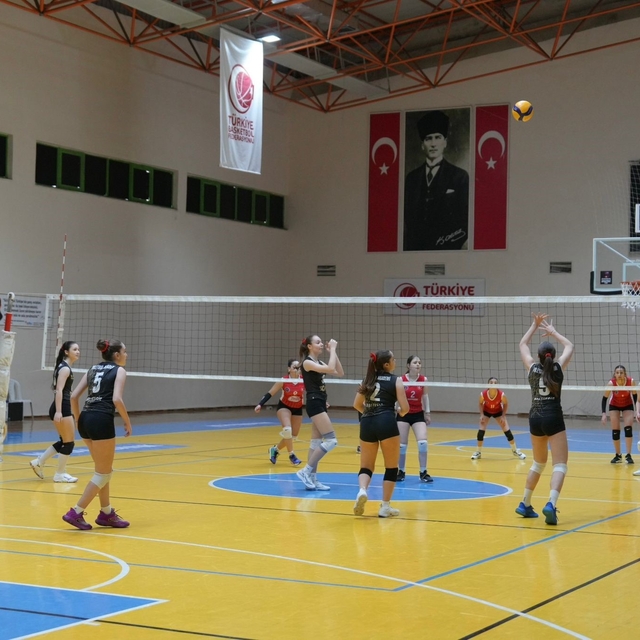 4. Geleneksel Yıldız Kızlar Voleybol Turnuvası başladı