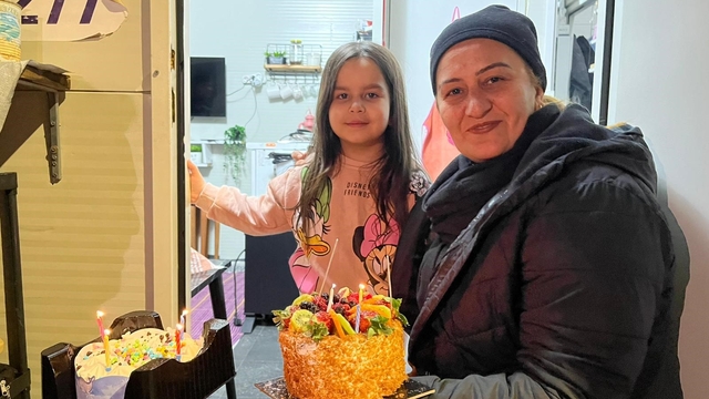 Sürpriz doğum günüyle yüzü gülen Alya'nın dileği yürekleri ısıttı