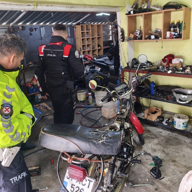 Dörtyol'da motosiklet tamircileri denetlendi
