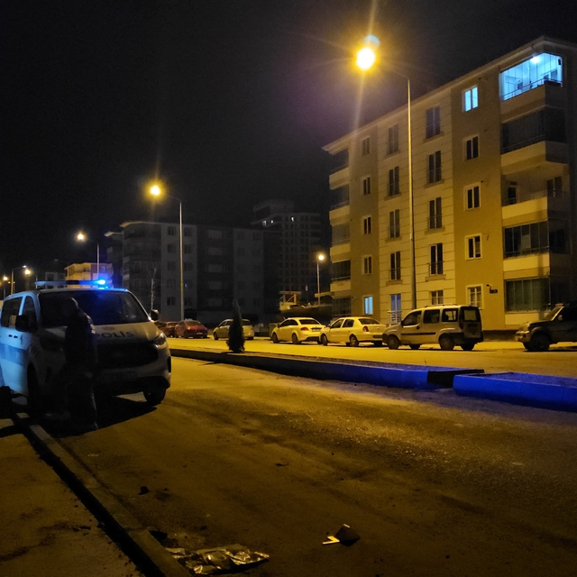 Çorum'da havaya ateş açılması sonucu bir apartman dairesine mermi isabet et...