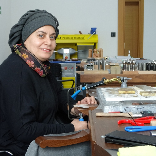 40 yaşından sonra takı tasarımcısı oldu