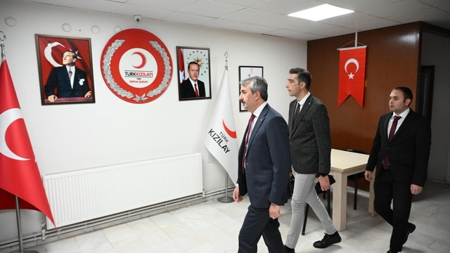 Edirne Valisi Sezer, Türk Kızılay Edirne Şubesini ziyaret etti