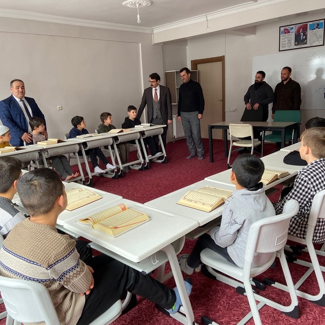 Bozkır'da "Gençliğe Değer Ara Dönem Eğitim Kampı" sona erdi