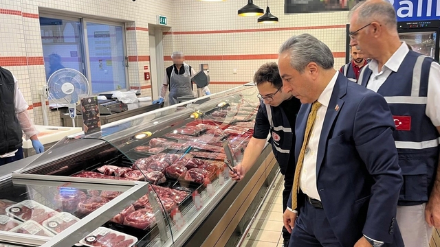 Bursa'da Ramazan öncesi piyasalarda sıkı denetim
Bursa'da denetlenen işletmelere ocak ayında 1 milyon 100 bin TL para cezası kesildi