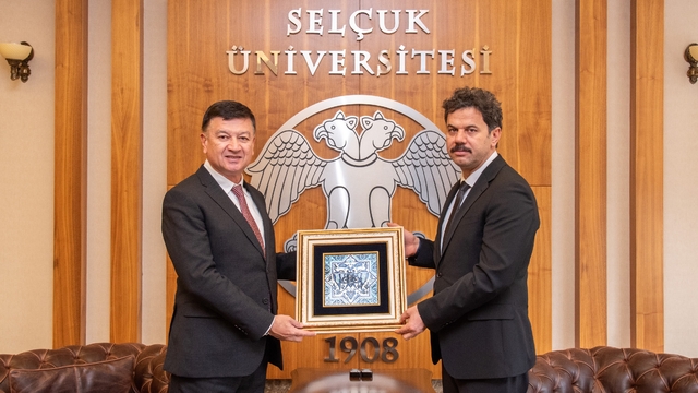 Selçuk Üniversitesi ile Zarmed Üniversitesi iş birliğini güçlendiriyor