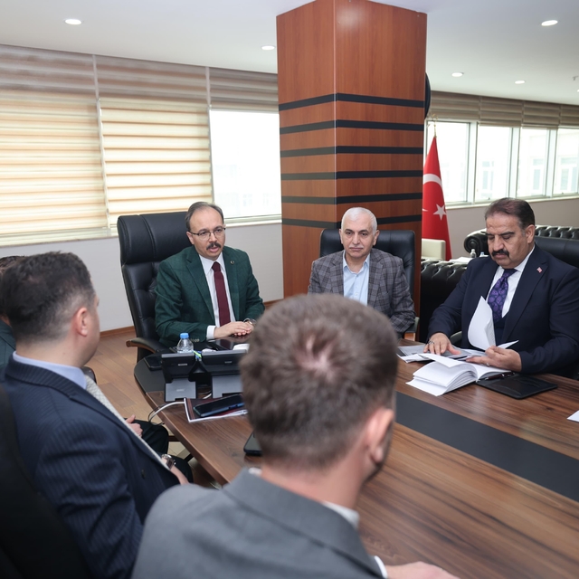 Siirt Kent Meydanı yenileniyor