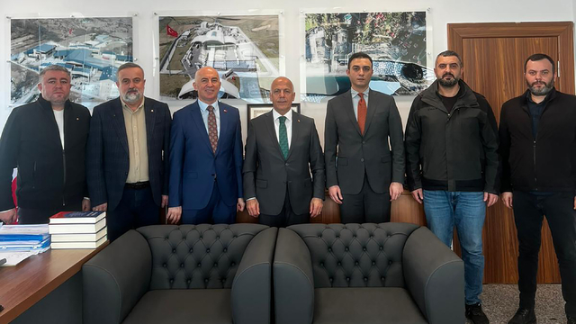 Artvin Ticaret Borsası heyeti Sarp'ta ziyaretler gerçekleştirdi