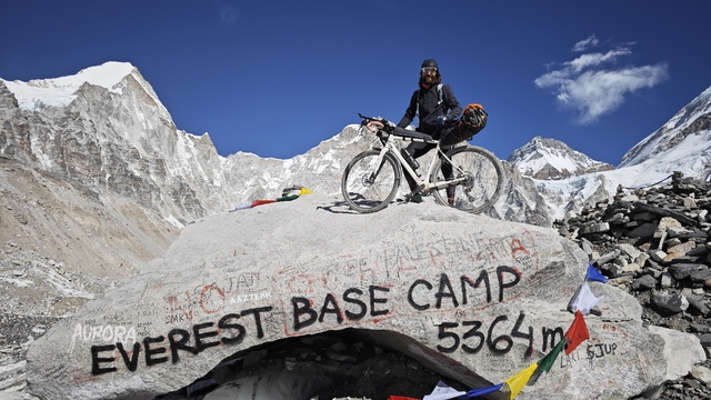 Samsun'dan dünyanın zirvesine 7 bin kilometrelik pedal