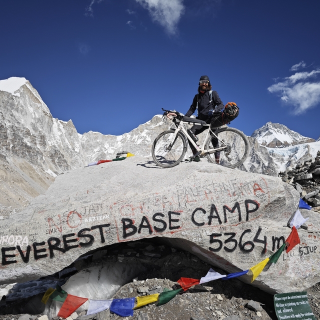 Samsun'dan dünyanın zirvesine 7 bin kilometrelik pedal