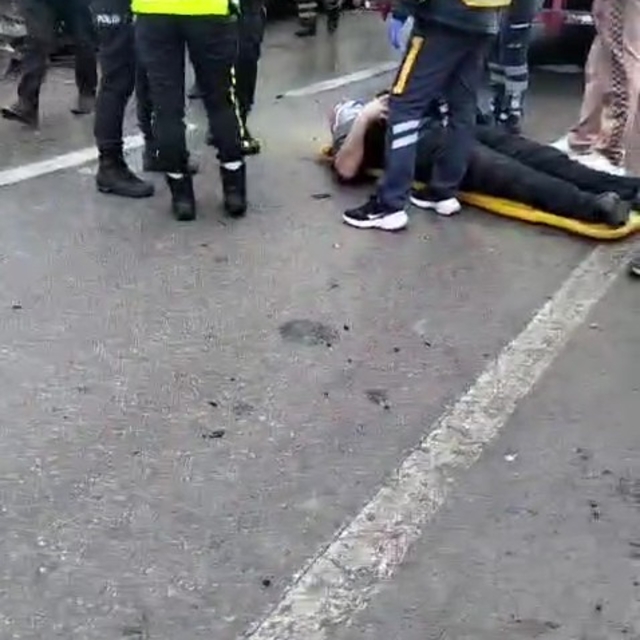 Kocaeli'de 3 araçlı zincirleme kaza: 7 yaralı