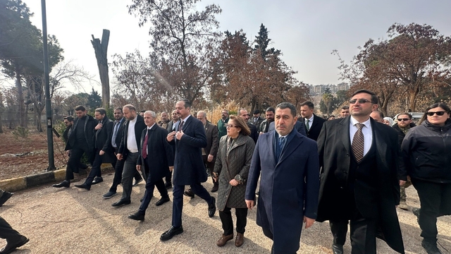 AK Parti Gaziantep Milletvekili Bünyamin Bozgeyik: "Halep huzura koşuyor"